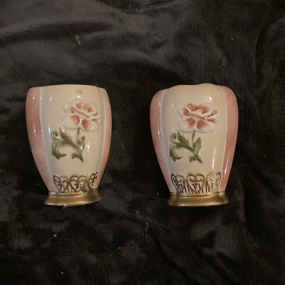 Bathroom accessories of toothbrush holders and cup design . - Picture 2 of 4